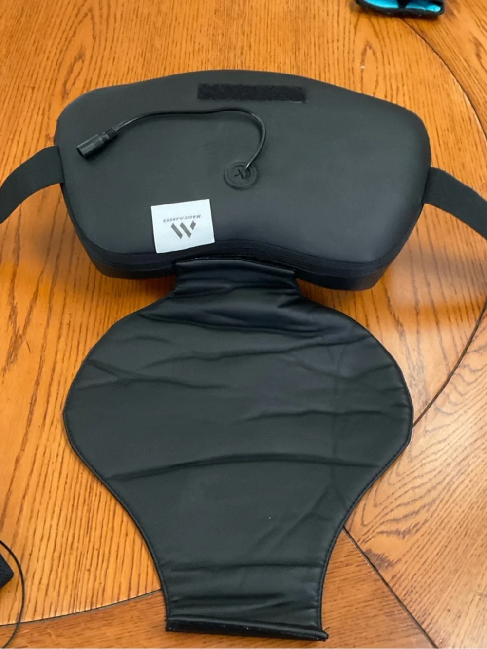 Magic Akers Shiatsu Heated Neck Massager Black New open box